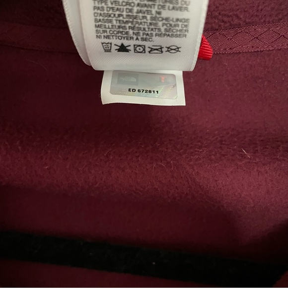 The North Face 1/4 zip - Picture 8 of 8